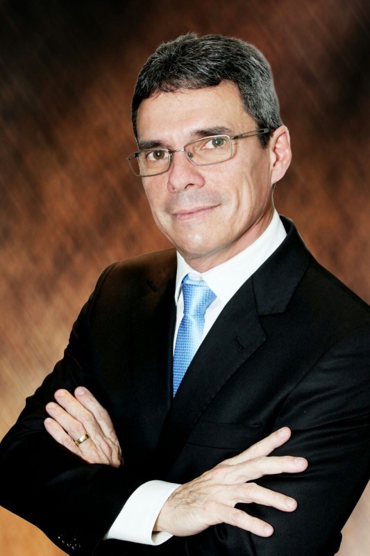 RUI SERGIO MONTEIRO DE BARROS